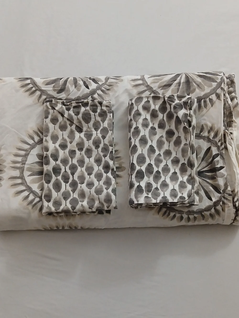 West Elm Queen Duvet Cover Set